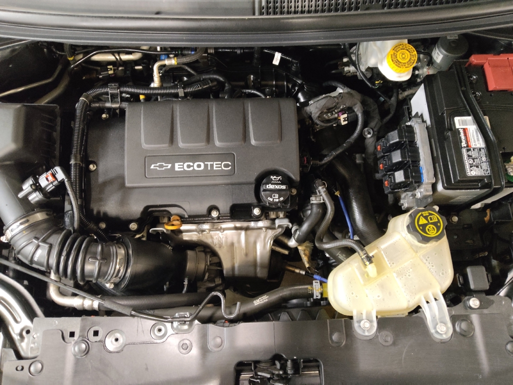 2020 Chevrolet Sonic - Photo 23