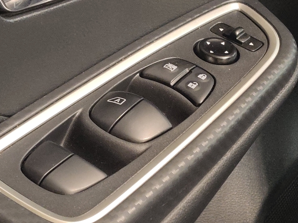 2024 Nissan Versa Sedan SR - Photo 21