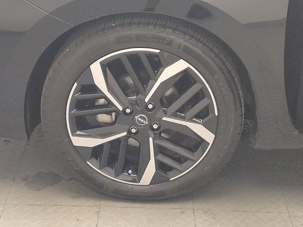 2024 Nissan Versa Sedan SR - Photo 24