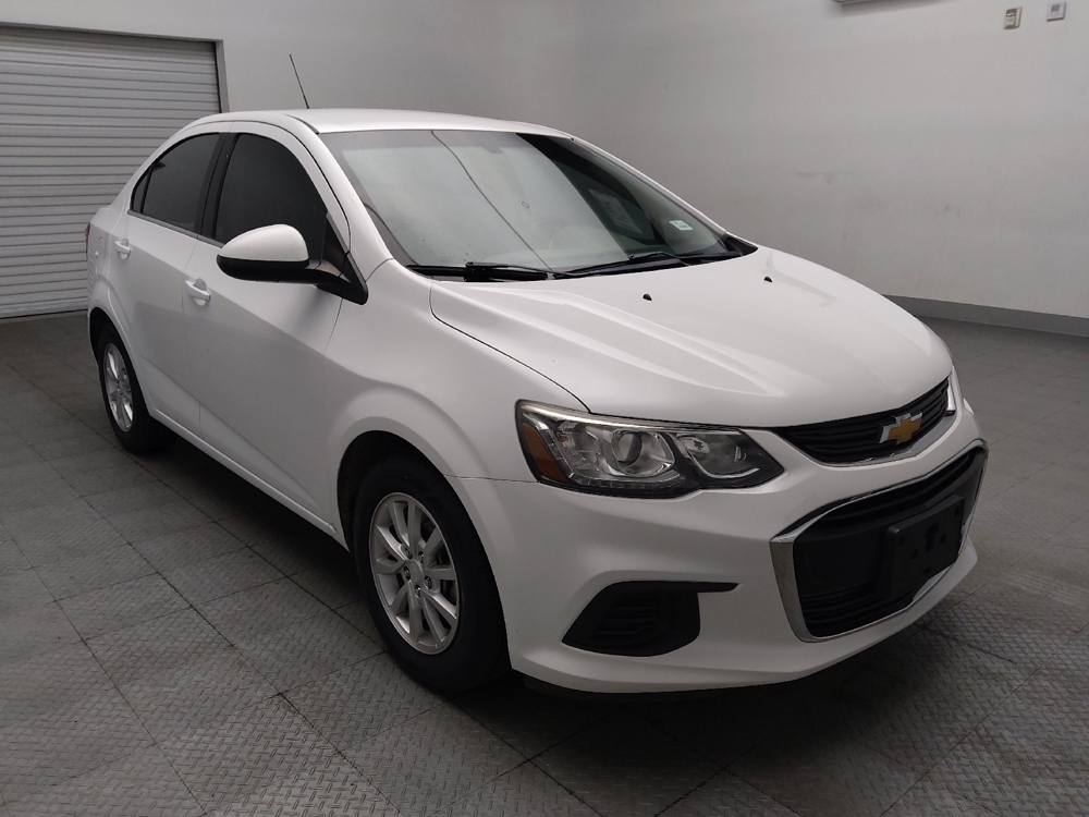 2018 Chevrolet Sonic LT - Photo 10