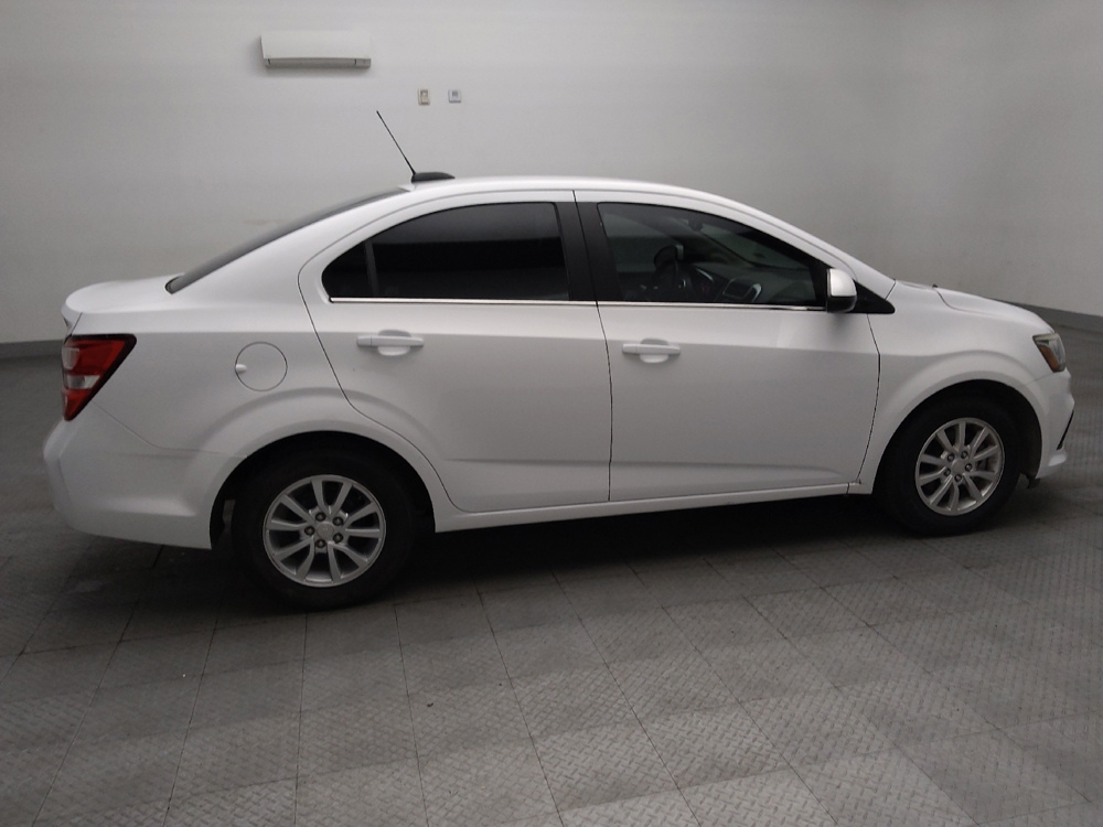 2018 Chevrolet Sonic LT - Photo 8