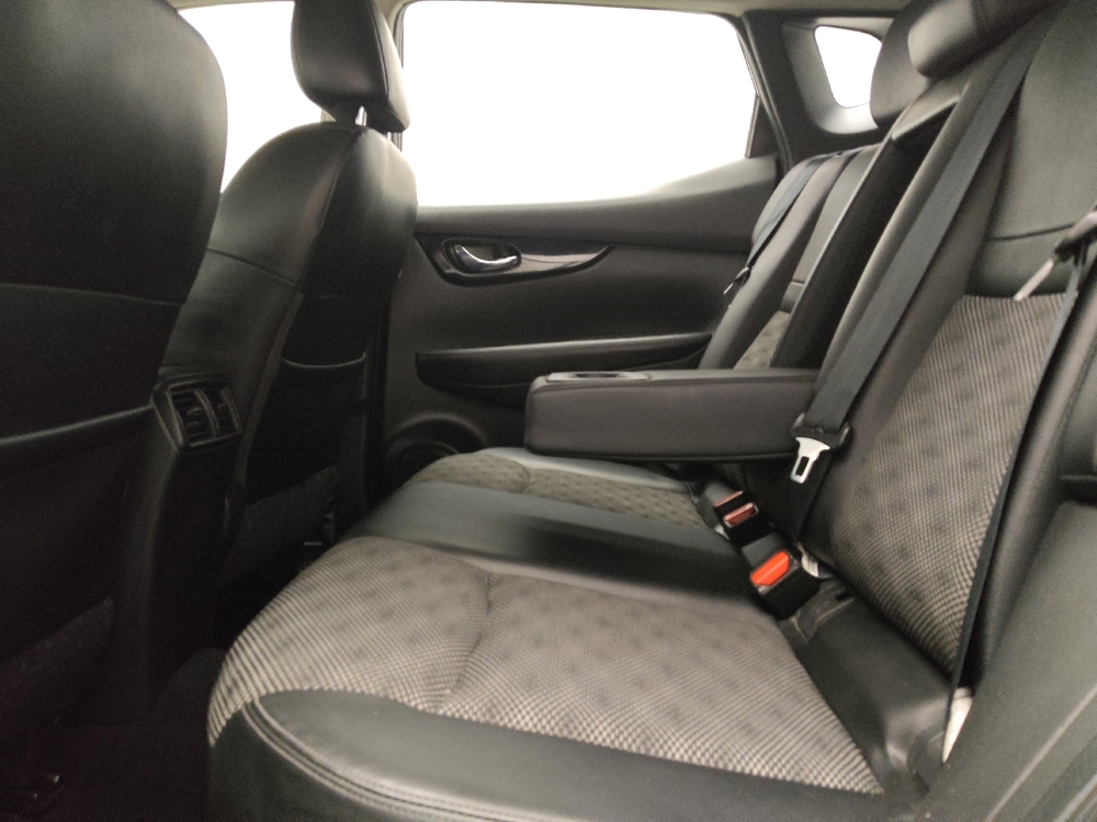 2022 Nissan Rogue Sport SV - Photo 14