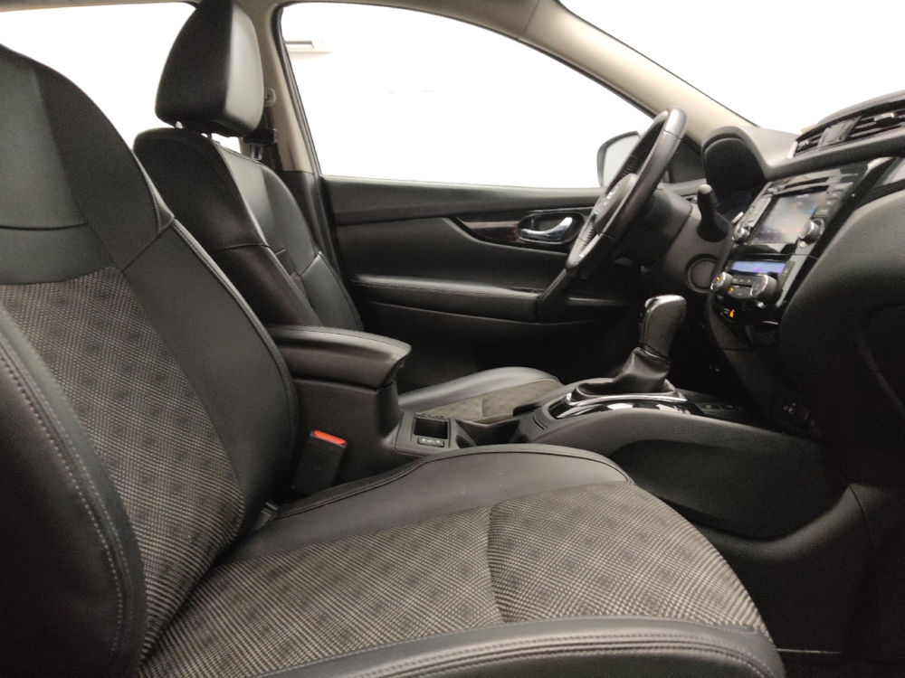 2022 Nissan Rogue Sport SV - Photo 16