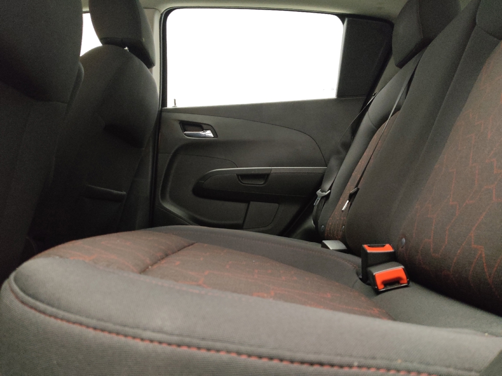 2020 Chevrolet Sonic LT - Photo 14