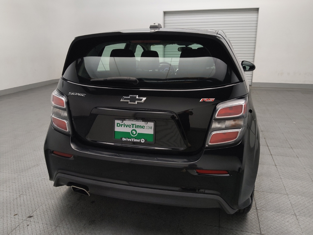 2020 Chevrolet Sonic LT - Photo 6