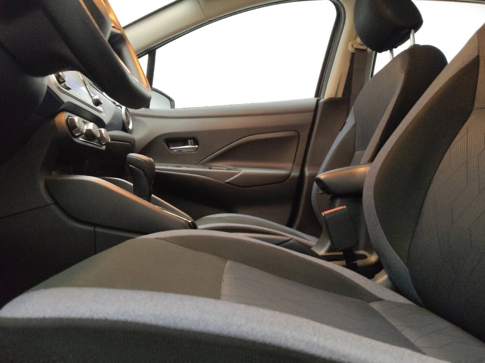 2025 Nissan Versa Sedan SV - Photo 13