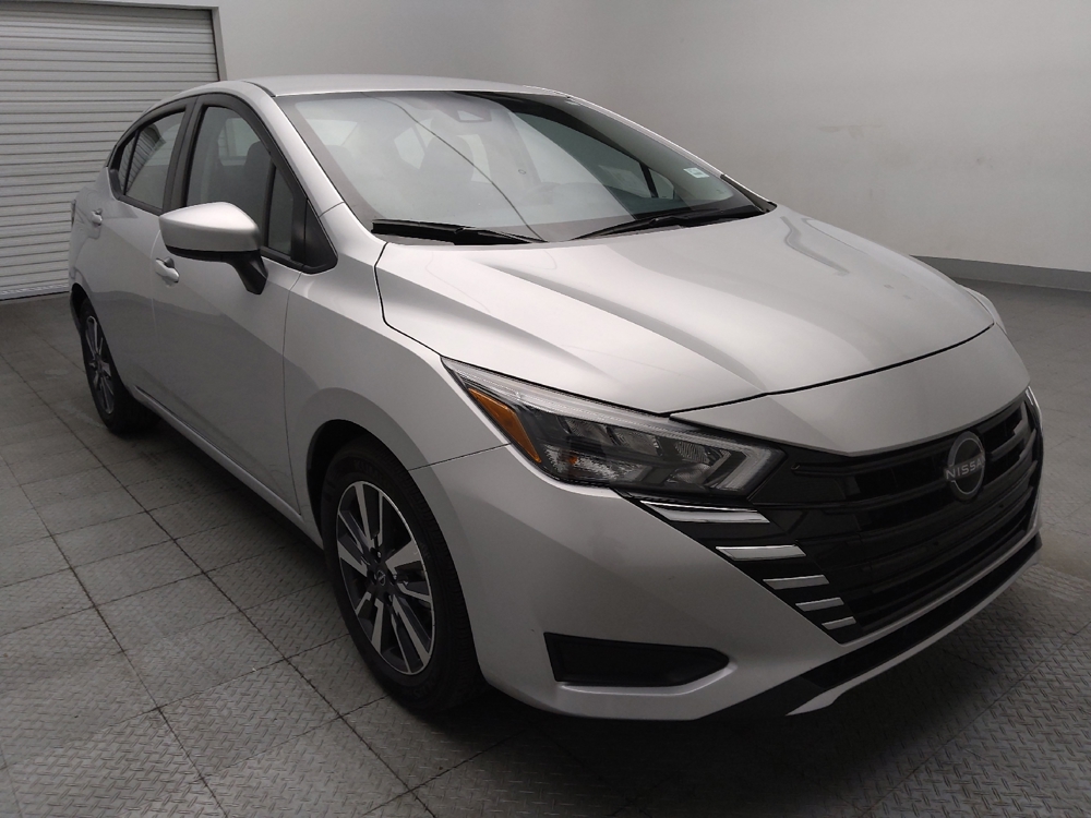 2025 Nissan Versa Sedan SV - Photo 10