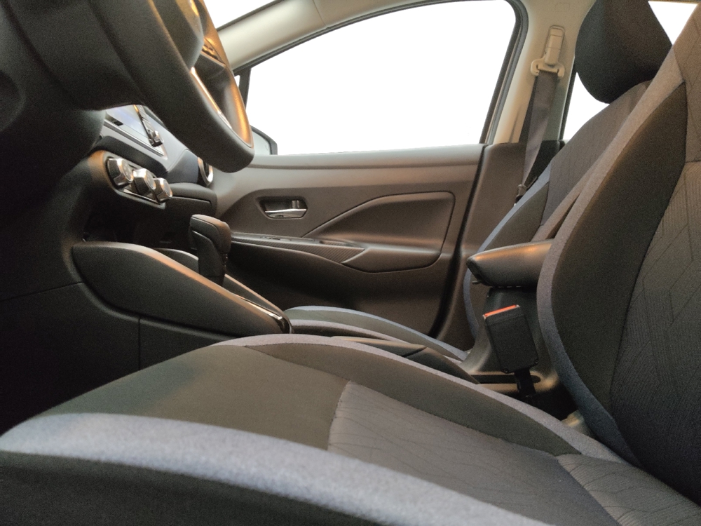 2025 Nissan Versa Sedan SV - Photo 13