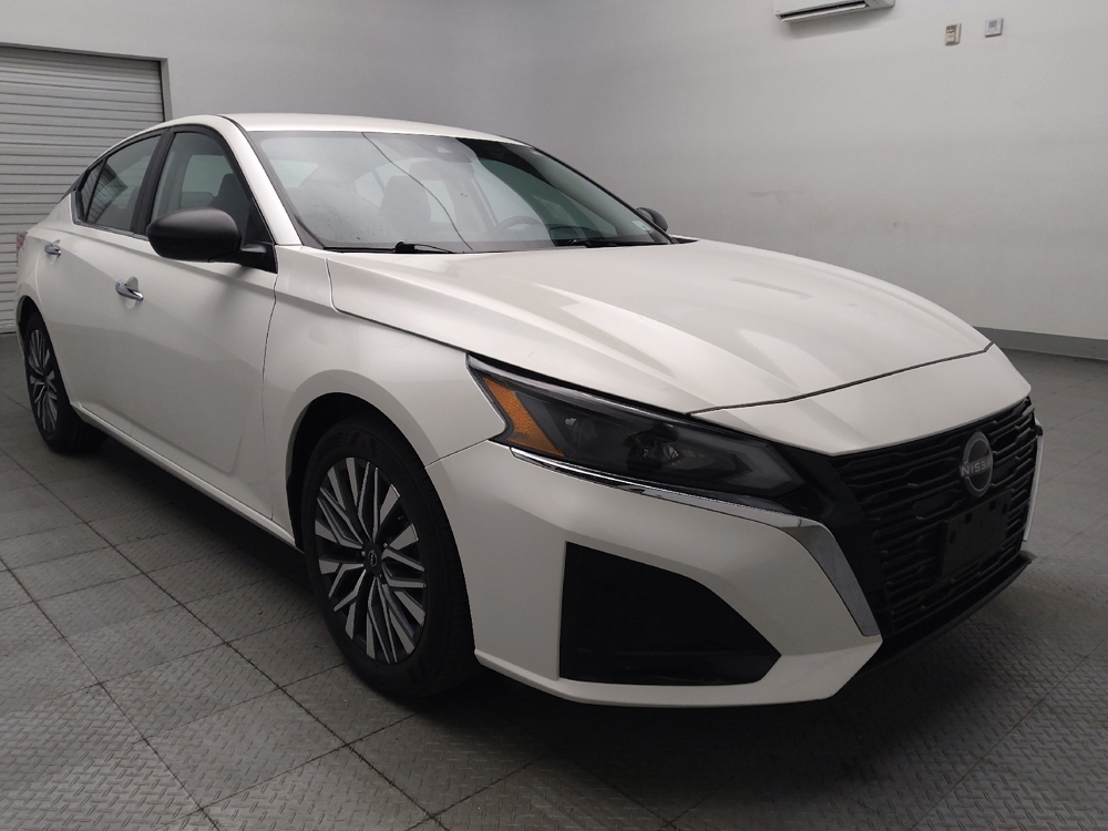 2025 Nissan Altima SV - Photo 10