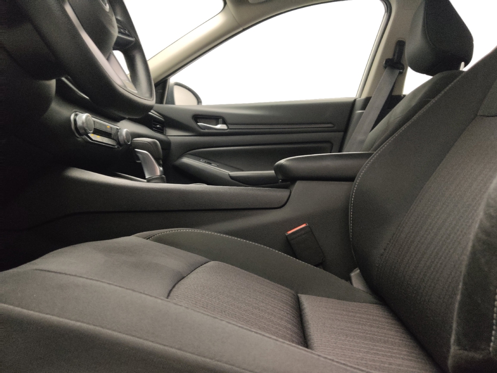 2025 Nissan Altima SV - Photo 13