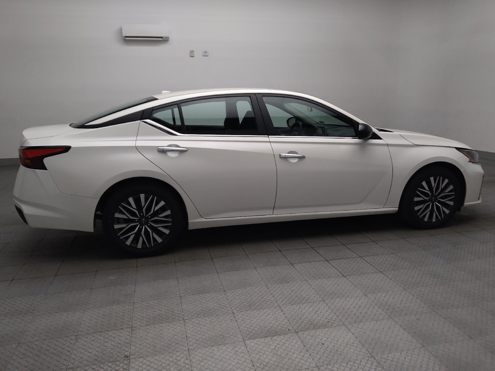 2025 Nissan Altima SV - Photo 8