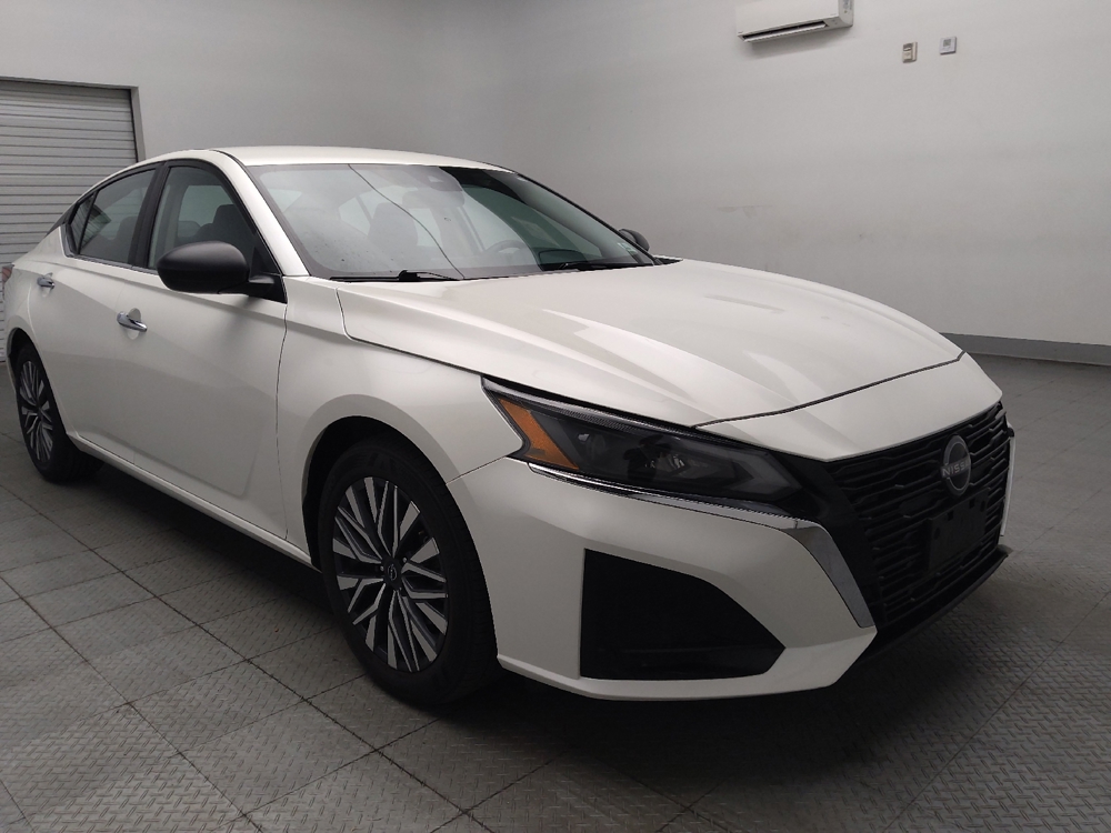 2025 Nissan Altima SV - Photo 11
