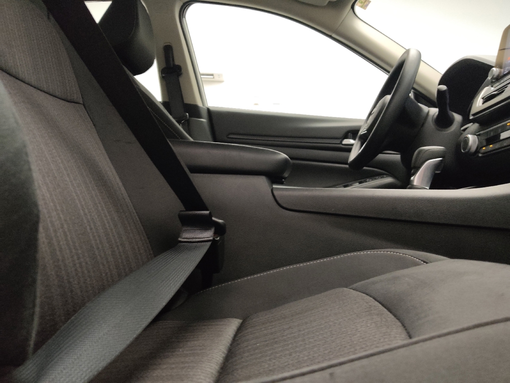 2025 Nissan Altima SV - Photo 16
