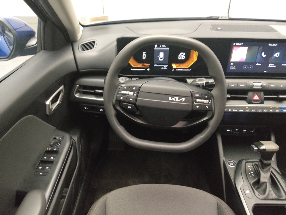 2025 Kia K4 LXS - Photo 17