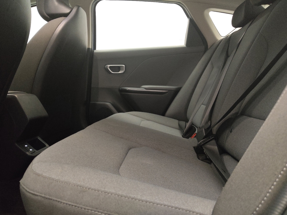 2025 Kia K4 LXS - Photo 14