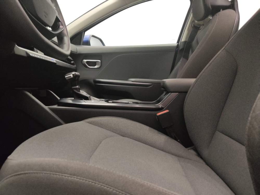 2025 Kia K4 LXS - Photo 13