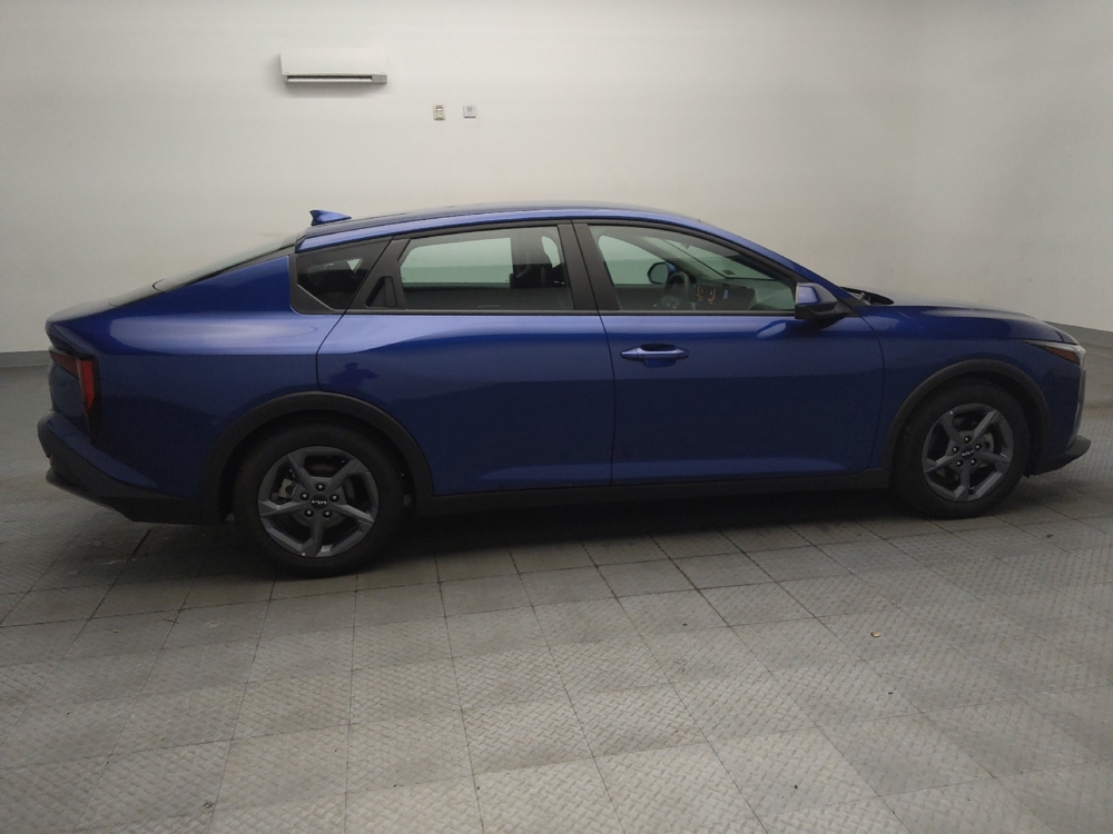 2025 Kia K4 LXS - Photo 8