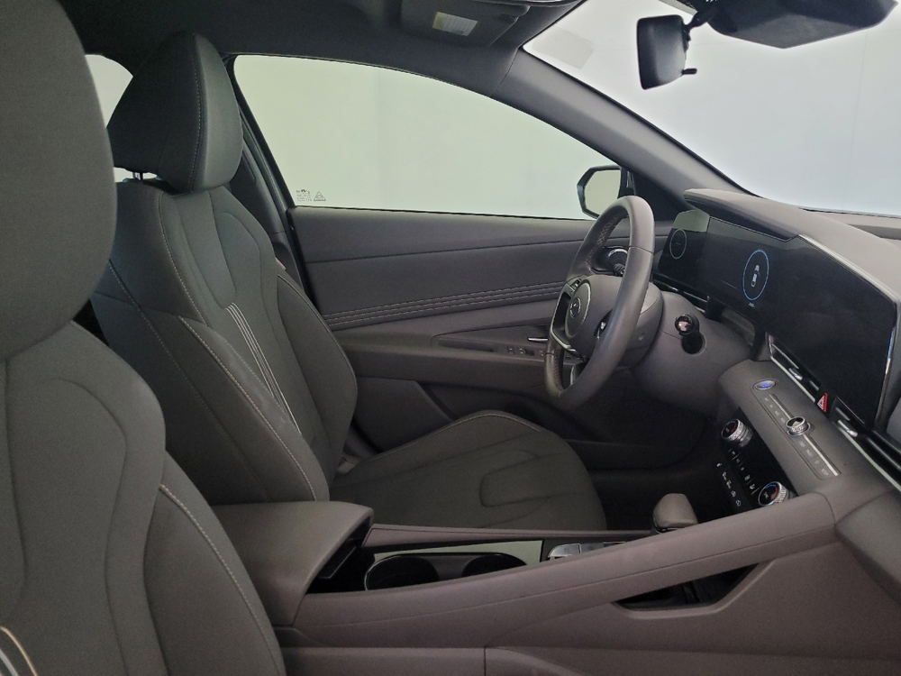 2023 Hyundai Elantra SEL - Photo 16