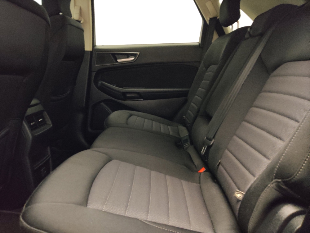 2018 Ford Edge SE - Photo 14
