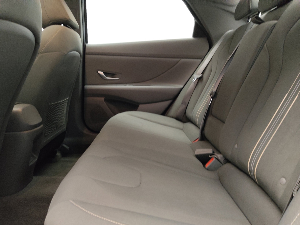 2025 Hyundai Elantra SEL - Photo 14