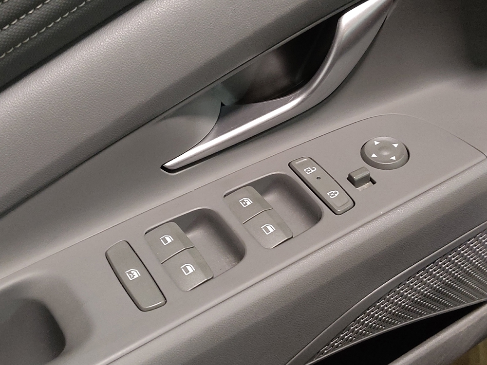 2025 Hyundai Elantra SEL - Photo 21