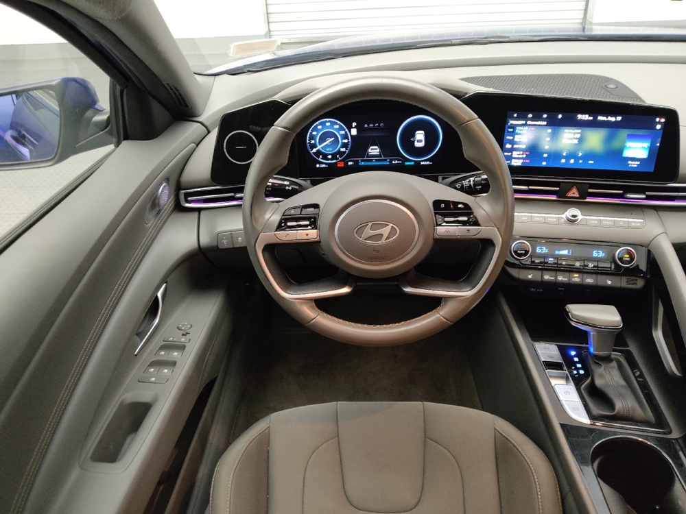 2025 Hyundai Elantra SEL - Photo 17