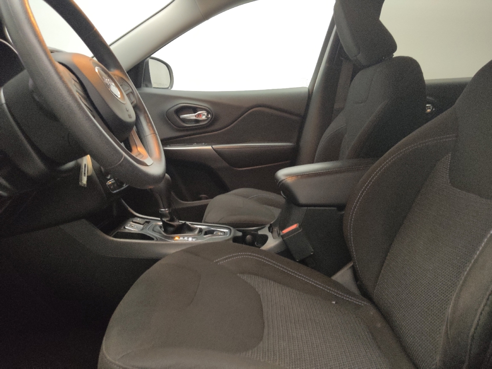 2019 Jeep Cherokee Latitude - Photo 13