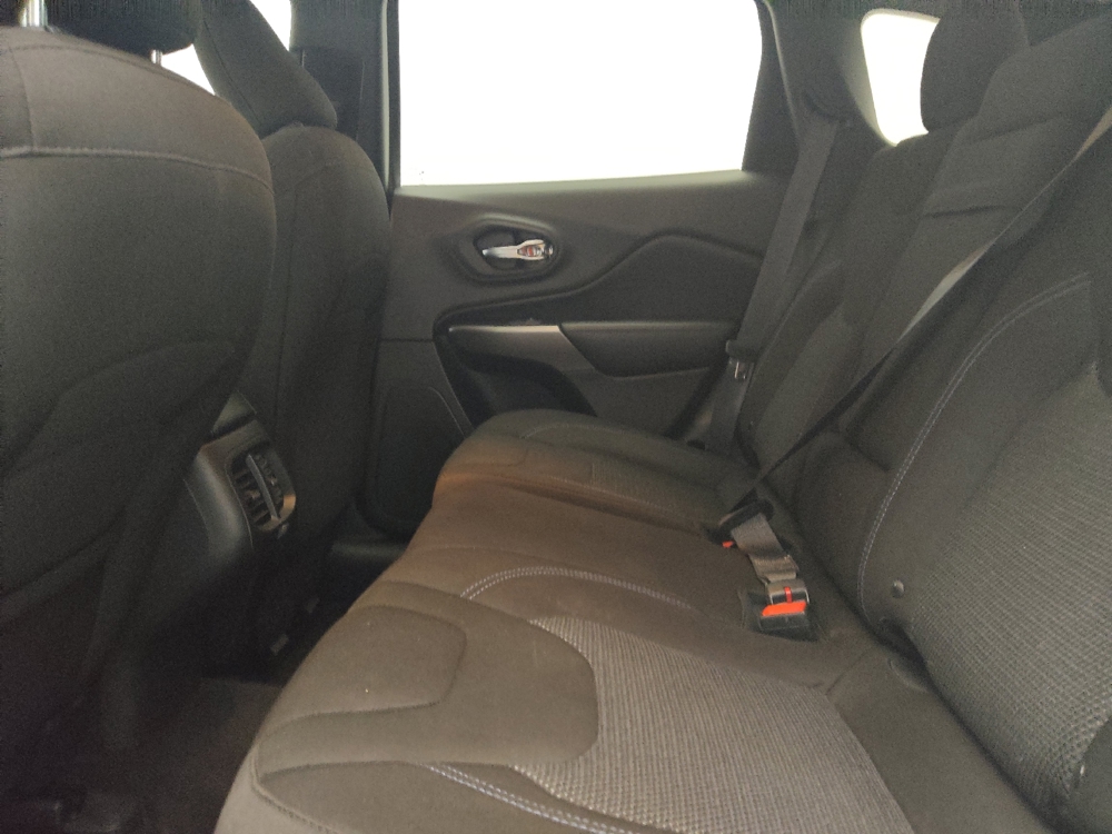 2019 Jeep Cherokee Latitude - Photo 14