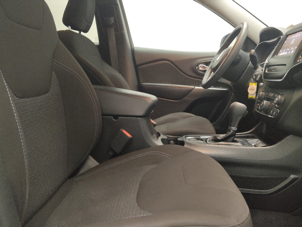 2019 Jeep Cherokee Latitude - Photo 16