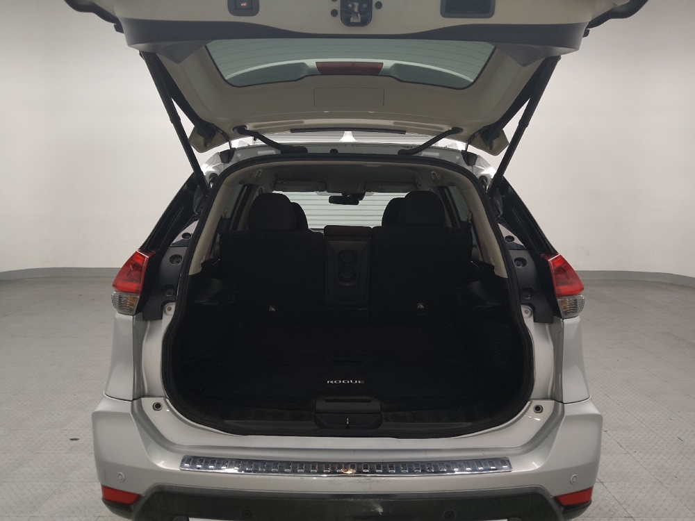 2019 Nissan Rogue SV - Photo 22