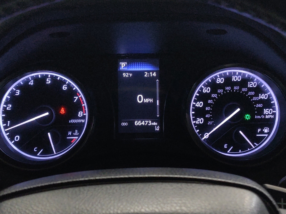 2022 Toyota Camry SE - Photo 18