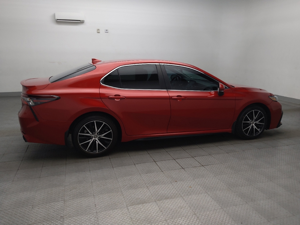 2022 Toyota Camry SE - Photo 8