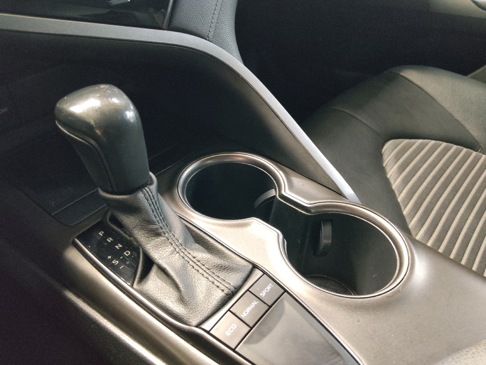 2022 Toyota Camry SE - Photo 20