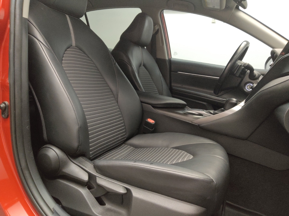 2022 Toyota Camry SE - Photo 16