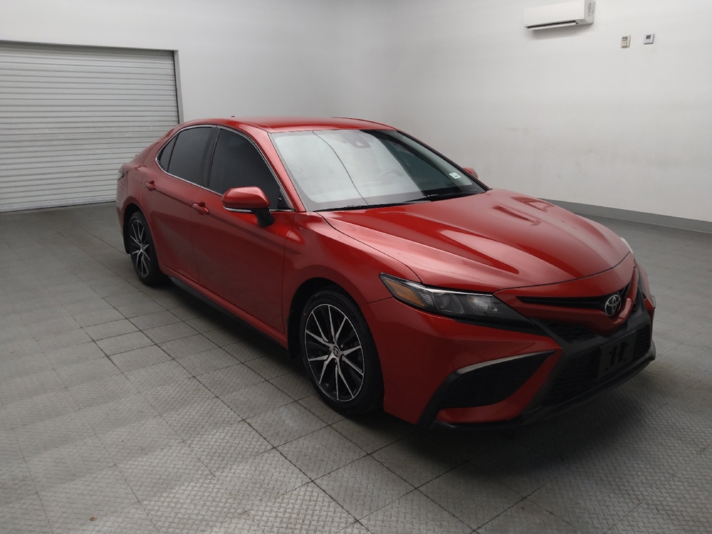 2022 Toyota Camry SE - Photo 10