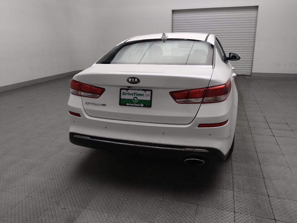 2019 Kia Optima LX - Photo 6