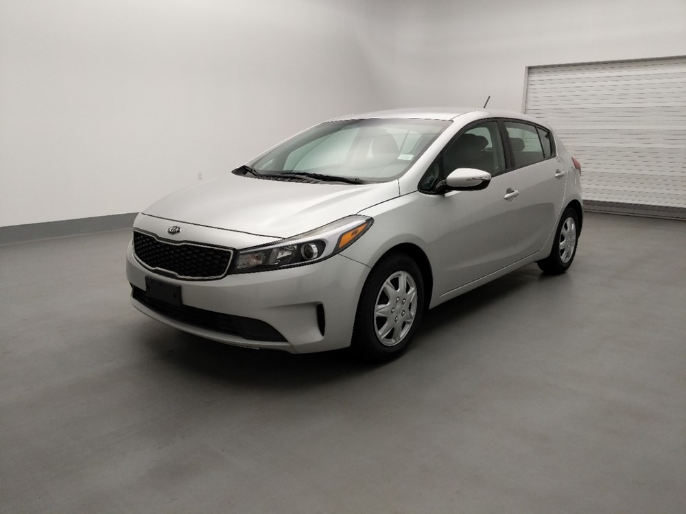 Used 2017 Kia Forte5 Driver Front Bumper