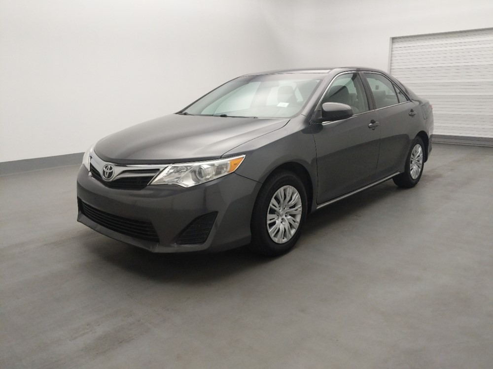 Used 2014 Toyota Camry Driver Front Bumper