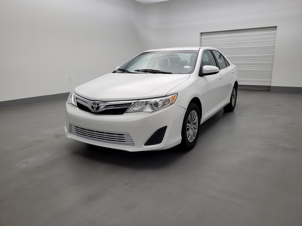 Used 2014 Toyota Camry Driver Front Bumper