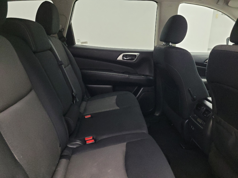 2019 Nissan Pathfinder SV photo 15