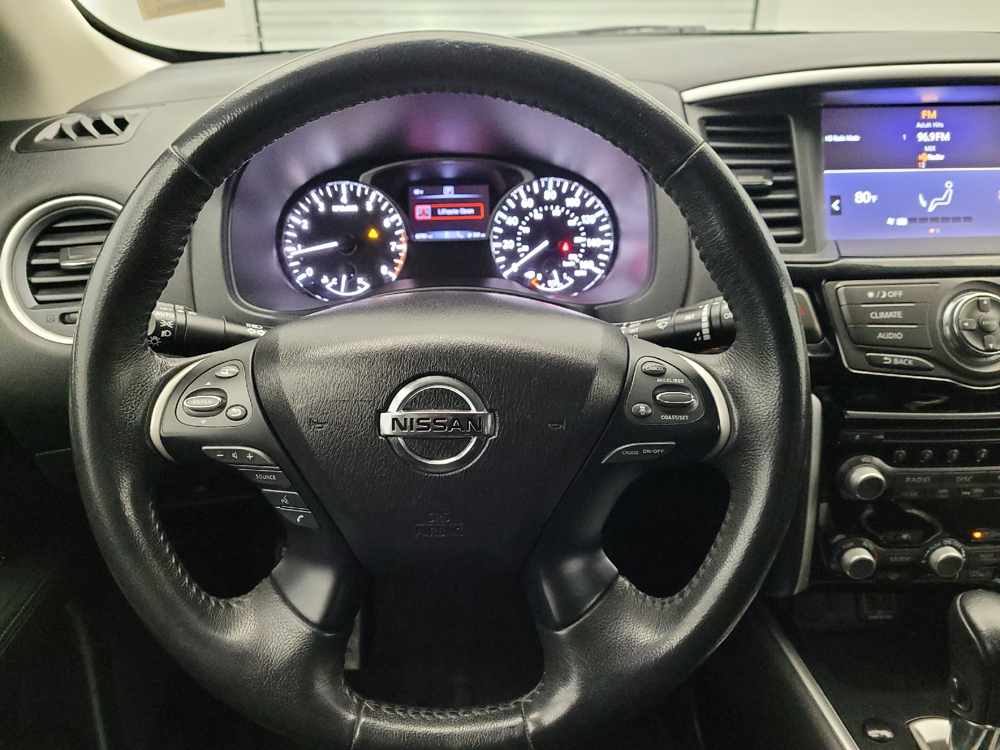 2019 Nissan Pathfinder SV photo 17