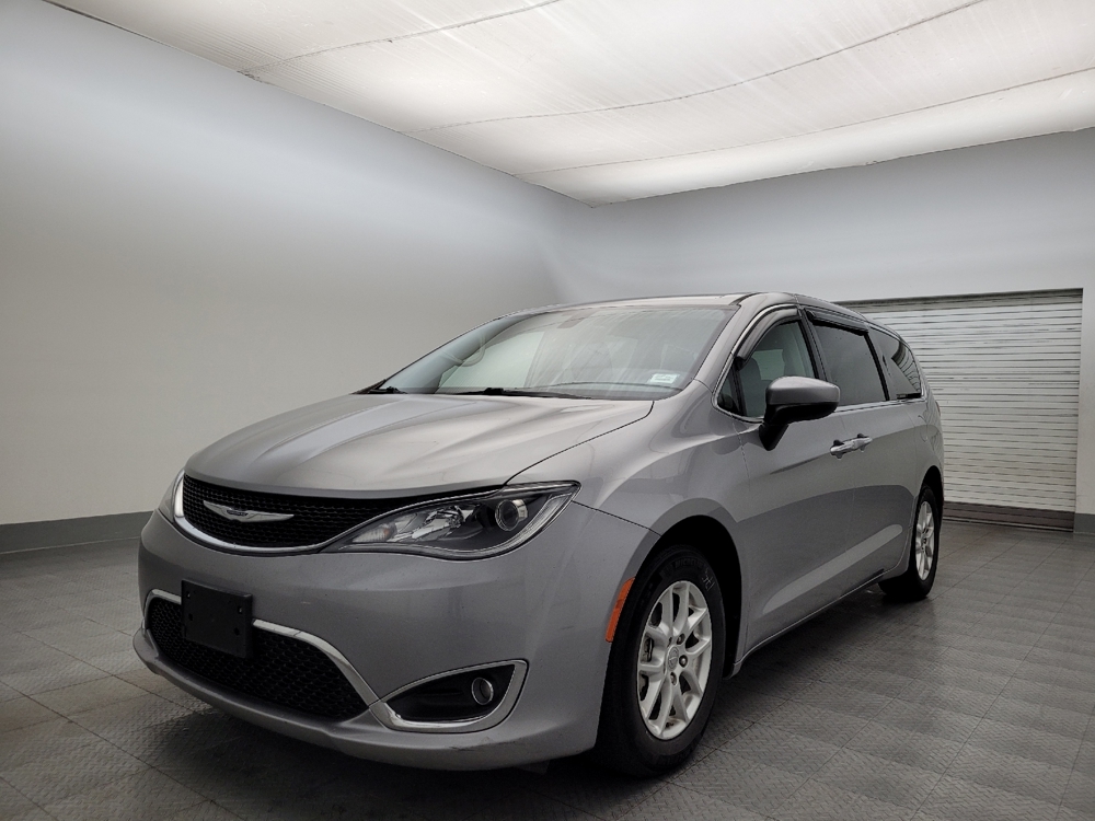 2017 Chrysler Pacifica Touring Plus's photo