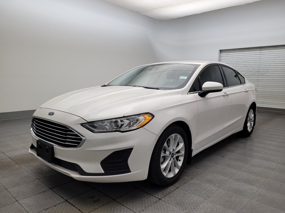 2019 Ford Fusion SE's photo