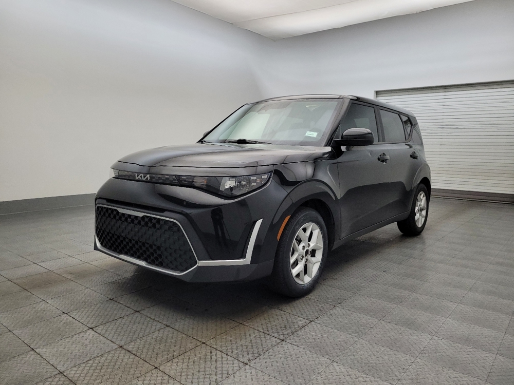 2023 Kia Soul LX's photo