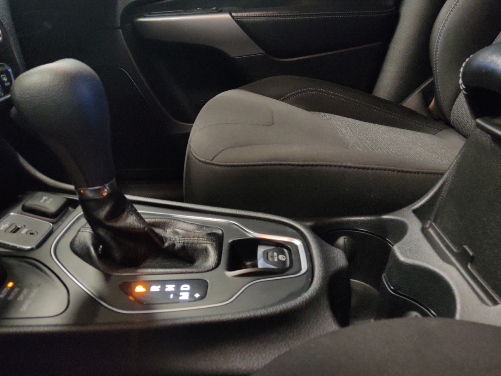 2021 Jeep Cherokee Latitude - Photo 20