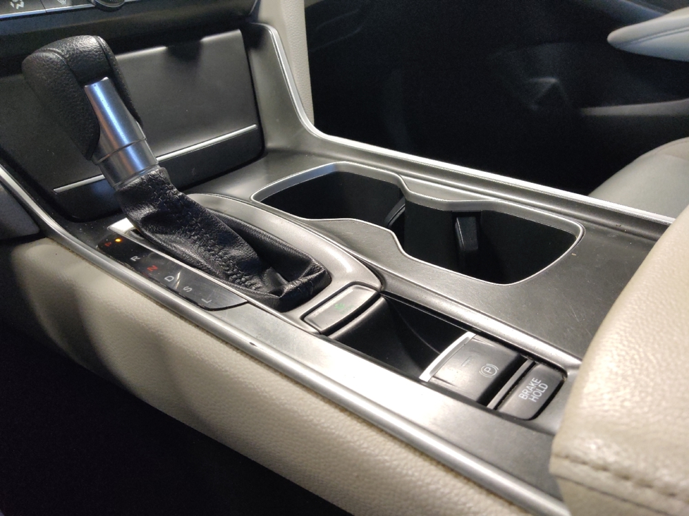 2018 Honda Accord LX - Photo 20
