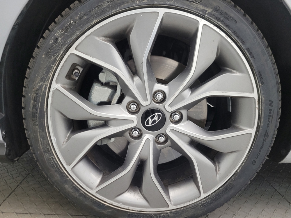 2020 Hyundai Elantra GT GT N Line - Photo 24