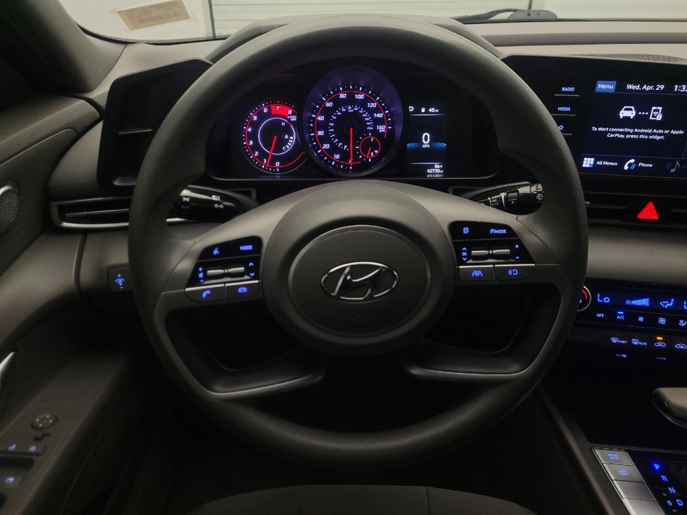 2022 Hyundai Elantra SEL - Photo 17