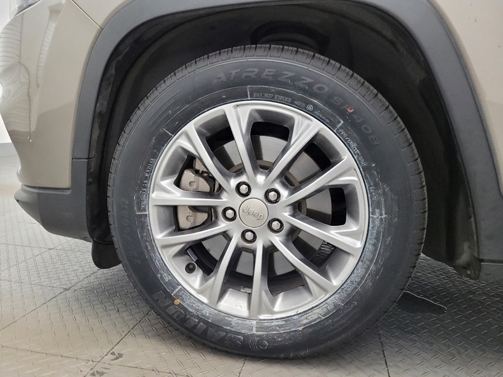 2019 Jeep Cherokee Latitude Plus - Photo 24
