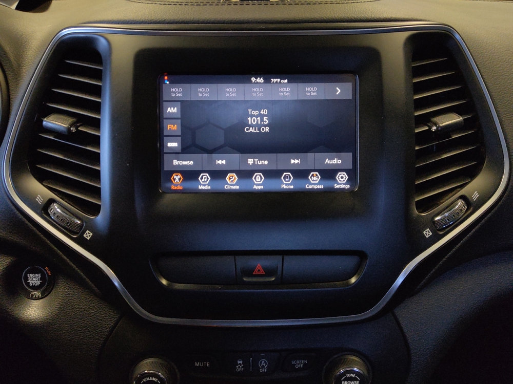 2019 Jeep Cherokee Latitude Plus - Photo 19